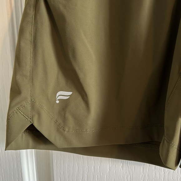 Men’s Small Olive Green Fabletics Athletic Shorts (no liner) - Picture 2 of 3